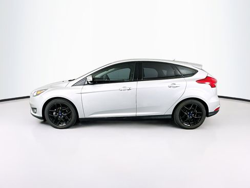 Used 2016 Ford Focus SE w/ Equipment Group 201A FWD image 4