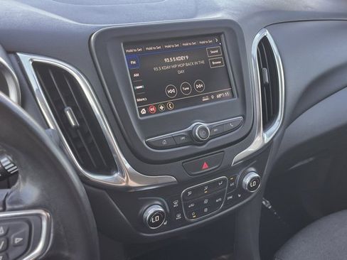 Used 2021 Chevrolet Equinox LT image 17