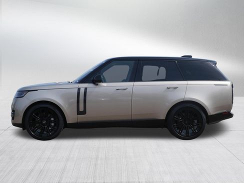 Used 2023 Land Rover Range Rover SE AWD/4WD image 2