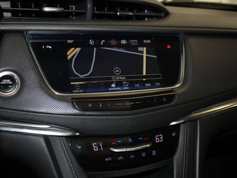 Used 2017 Cadillac XT5 Luxury AWD/4WD image 16