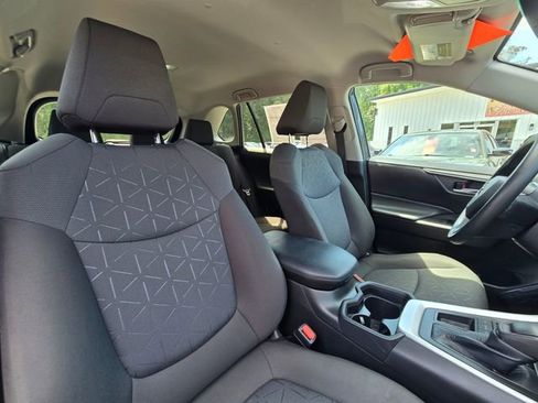 Used 2021 Toyota RAV4 XLE FWD image 21