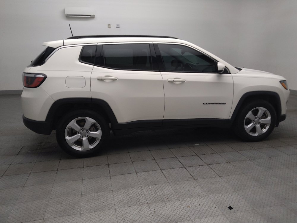 Used 2017 Jeep Compass Latitude FWD image 10