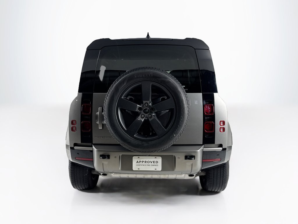 Used 2024 Land Rover Defender 110 X-Dynamic SE AWD/4WD image 4