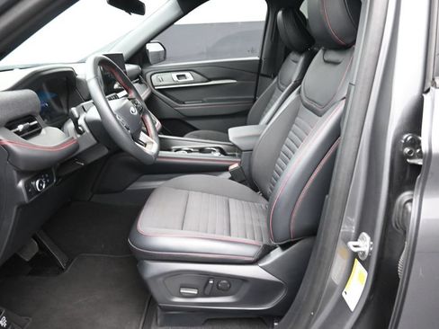 Used 2025 Ford Explorer ST-Line AWD/4WD image 21