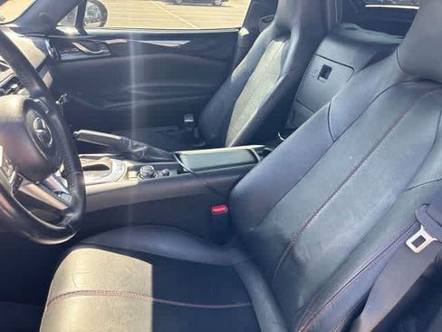 Used 2017 MAZDA MX-5 Miata RF Grand Touring RWD image 11