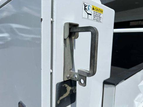 Used 2017 RAM 2500 Tradesman w/ Power & Remote Entry Group RWD image 30