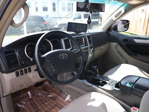 Used 2007 Toyota 4Runner SR5 AWD/4WD image 15