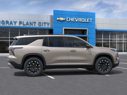 New 2027 Chevrolet Traverse Z71 w/ Enhanced Driving Package AWD/4WD image 5