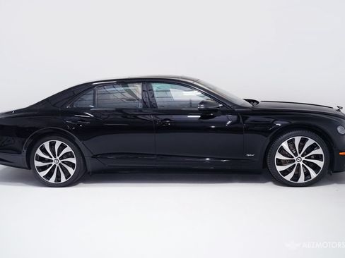 Used 2022 Bentley Flying Spur Plug-In Hybrid AWD/4WD image 3