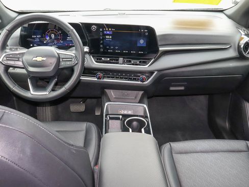 Used 2025 Chevrolet Equinox LT w/ Convenience Package II FWD image 10