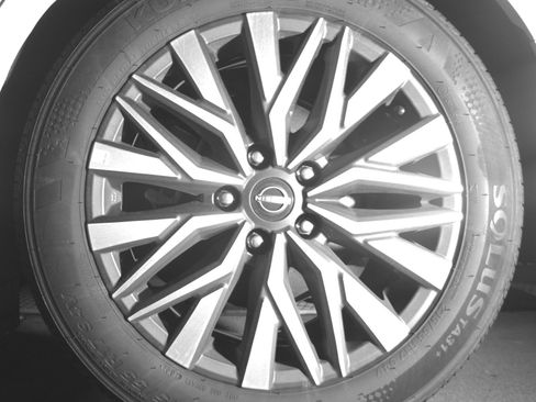 Used 2025 Nissan Altima 2.5 SV FWD image 14