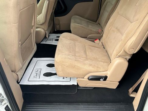 Used 2016 Dodge Grand Caravan SXT FWD image 9