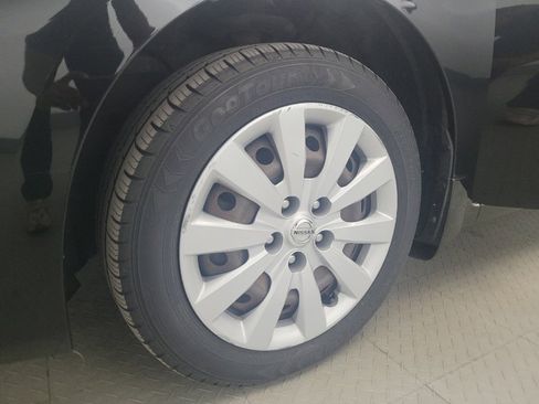 Used 2017 Nissan Sentra S FWD image 31