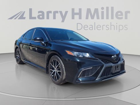 Used 2023 Toyota Camry SE FWD image 7