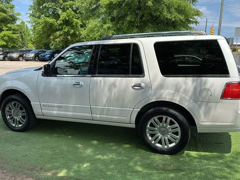 Used 2014 Lincoln Navigator 4WD w/ Equipment Group 101A image 4