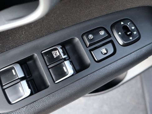 Used 2018 Kia Soul w/ Convenience Package FWD image 27