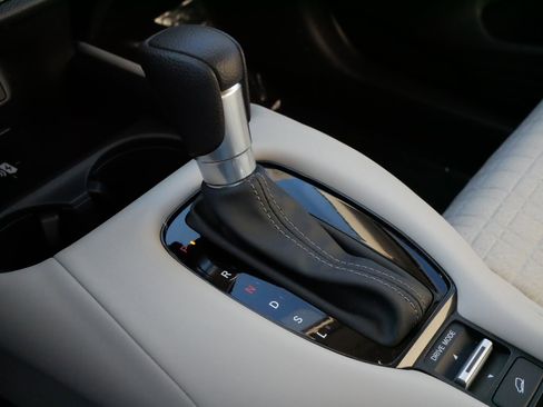 Certified 2026 Honda HR-V LX image 24