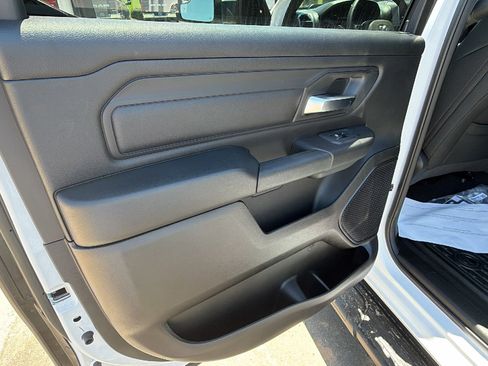 New 2026 RAM 1500 Express AWD/4WD image 17
