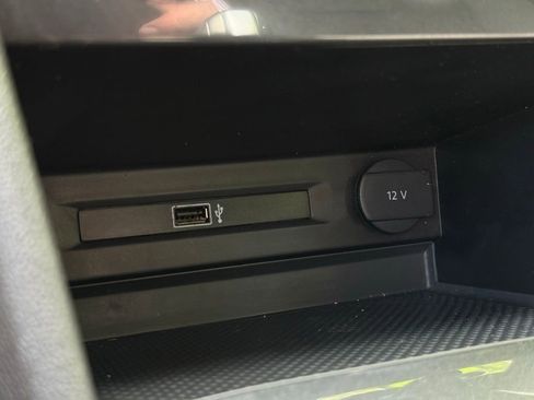 Used 2018 Volkswagen Tiguan S FWD image 39