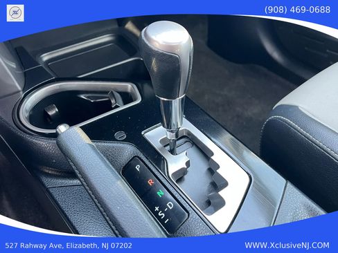 Used 2017 Toyota RAV4 Limited image 17