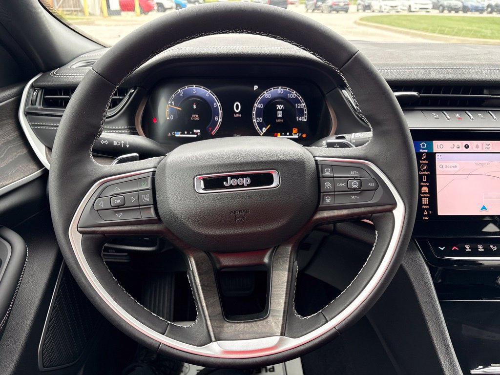 New 2027 Jeep Grand Cherokee Limited AWD/4WD image 32