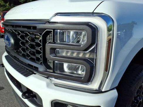 Used 2024 Ford F250 XL w/ STX Appearance Package AWD/4WD image 3