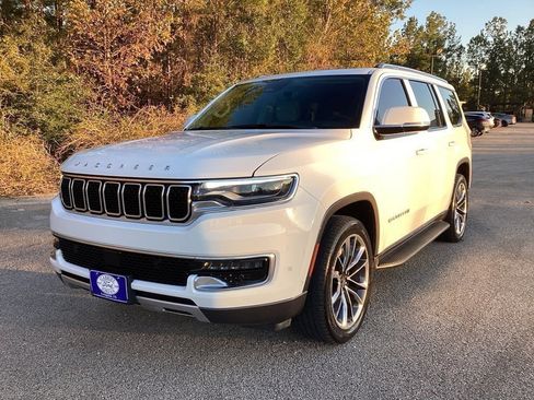 Used 2022 Jeep Wagoneer Series II w/ Premium Group I image 3