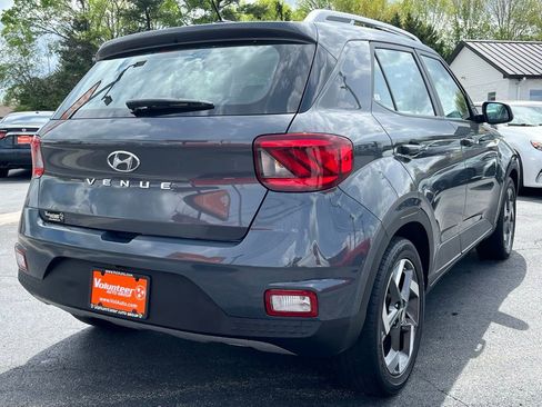 Used 2023 Hyundai Venue SEL FWD image 8