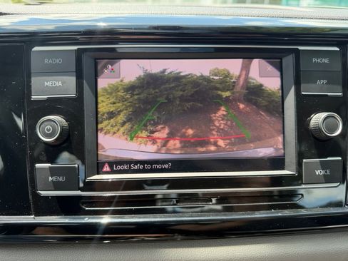 Certified 2023 Volkswagen Taos S FWD image 19