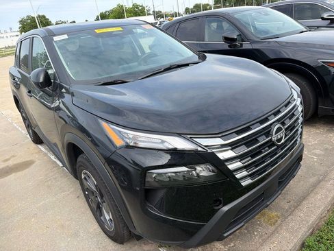 Used 2025 Nissan Rogue SV FWD image 6