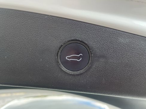 Used 2022 Tesla Model 3 Long Range AWD/4WD image 13