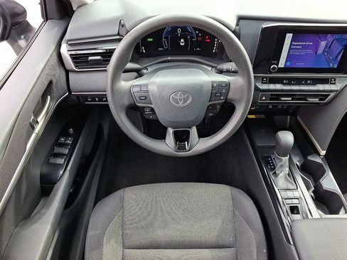 Used 2025 Toyota Camry LE image 11