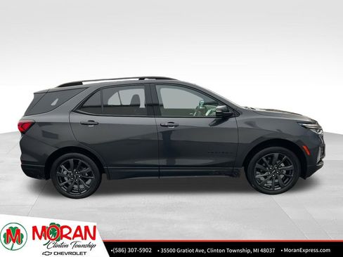 Certified 2022 Chevrolet Equinox RS w/ Infotainment Package image 8