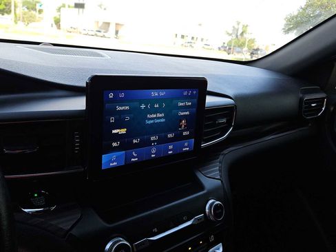 Used 2020 Ford Explorer Limited AWD/4WD image 24