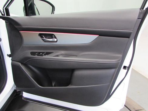 Used 2025 Nissan Murano SL w/ Cargo Package AWD/4WD image 16