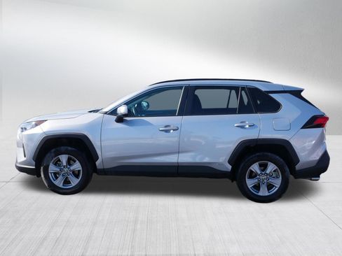 Used 2022 Toyota RAV4 LE image 4