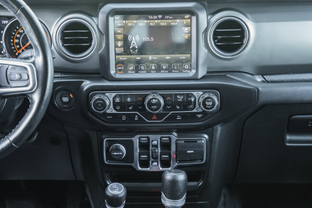 Used 2020 Jeep Gladiator Overland AWD/4WD image 24