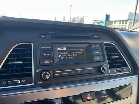 Used 2017 Hyundai Sonata SE image 19