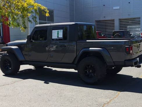 Used 2023 Jeep Gladiator Sport AWD/4WD image 6
