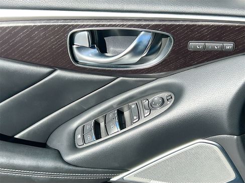 Used 2023 INFINITI Q50 Sensory image 18
