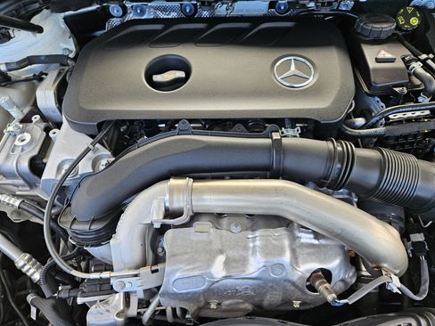 Certified 2024 Mercedes-Benz GLA 250 image 32