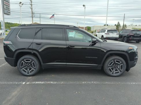 New 2026 Jeep Cherokee Laredo AWD/4WD image 9