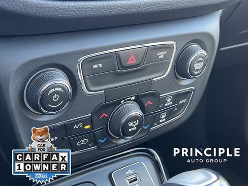 Used 2018 Jeep Compass Limited w/ Navigation Group image 25