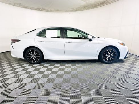 Certified 2023 Toyota Camry SE w/ Convenience Package FWD image 2