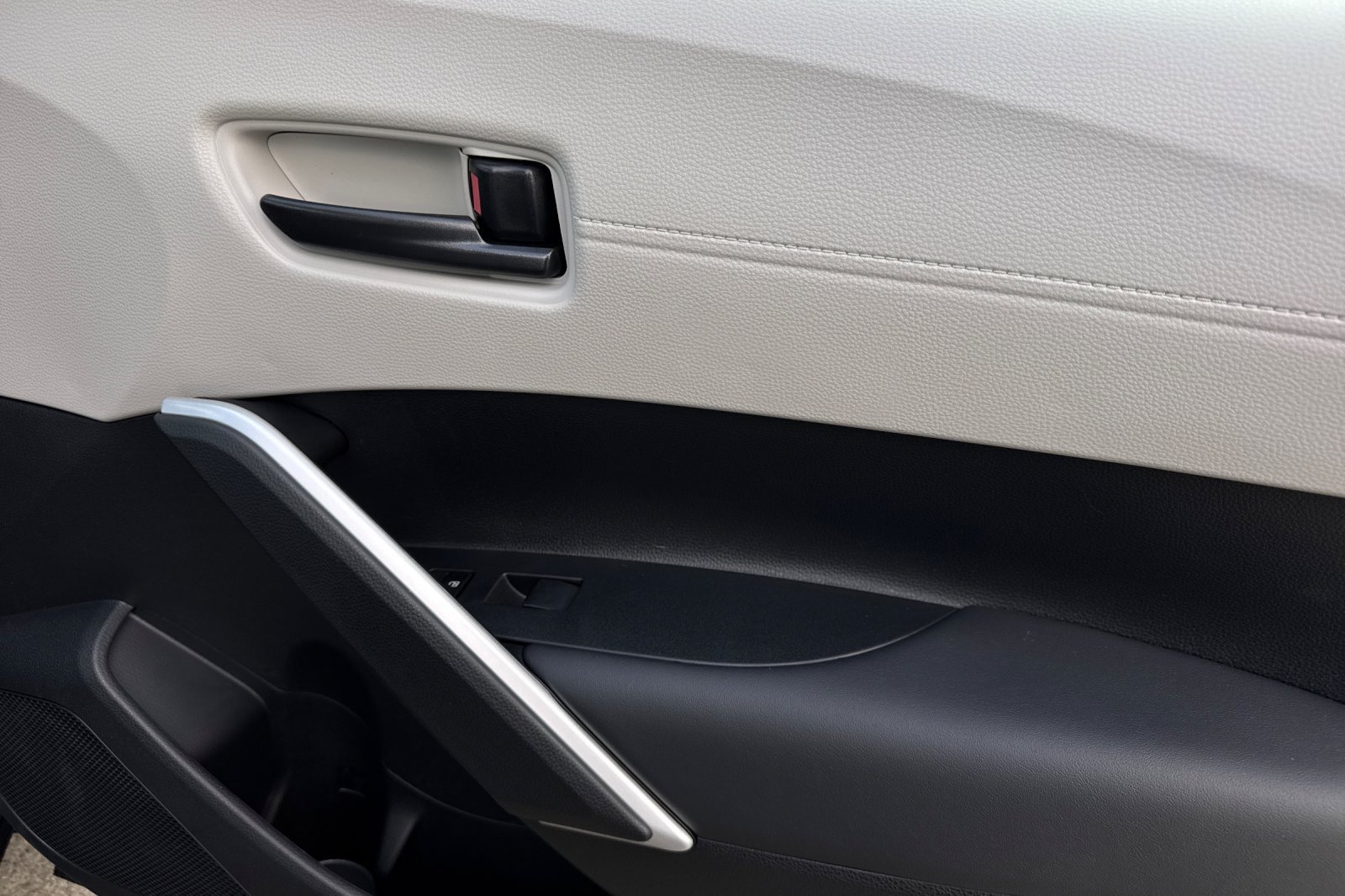 New 2026 Toyota Corolla Cross L FWD image 19