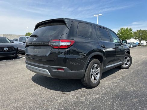 Used 2025 Honda Pilot EX-L image 8
