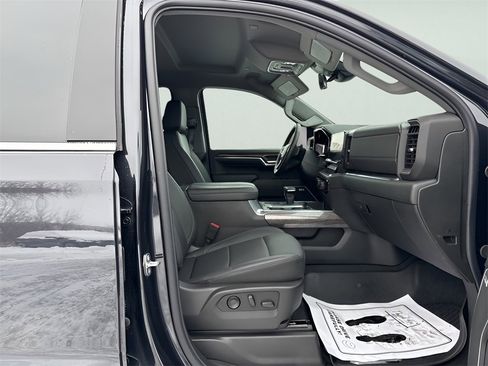 Used 2024 Chevrolet Silverado 1500 LTZ image 10