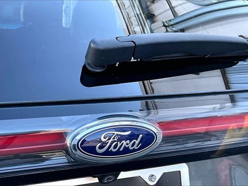 Used 2016 Ford Edge Titanium w/ Equipment Group 301A image 30