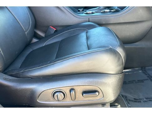 Used 2017 GMC Acadia SLT FWD image 24