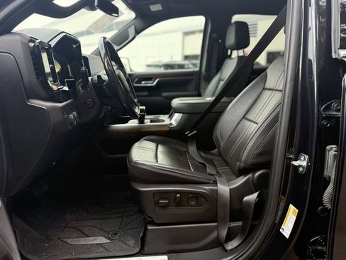 Used 2022 Chevrolet Silverado 1500 High Country w/ High Country Premium Package image 24